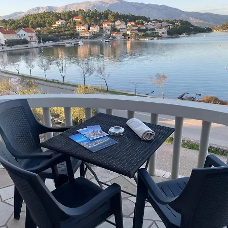 Apartments Ana By The Sea Lumbarda Exterior photo