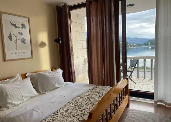 Apartments Ana By The Sea