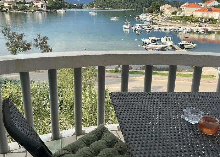 Apartments Ana By The Sea