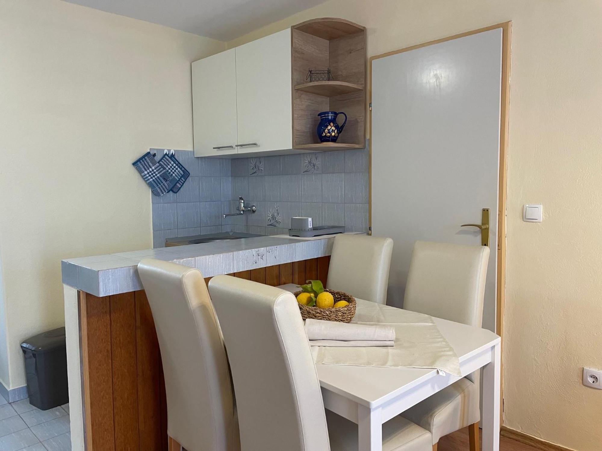 Apartment Ana By The Sea *